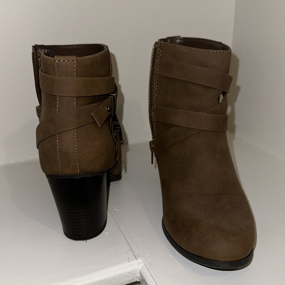 Brown Booties Size 8 - Picture 2 of 3
